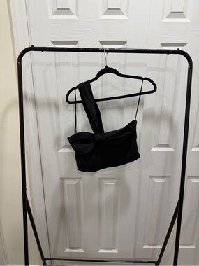 Zara Black Asymmetric One-Shoulder Crop Top